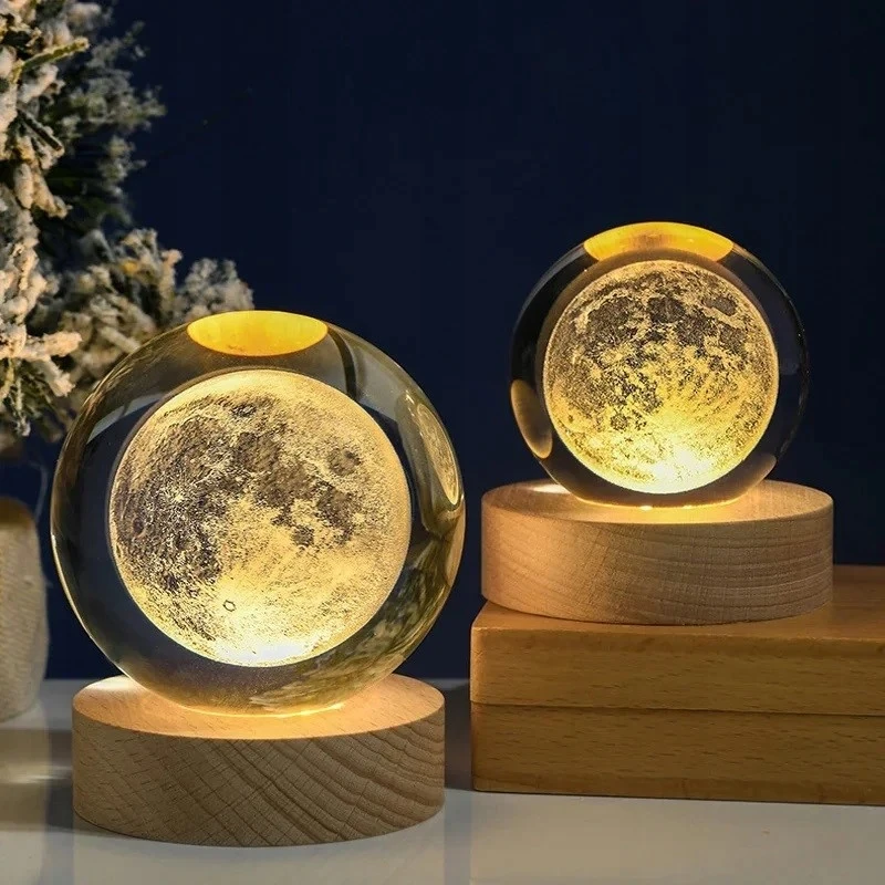 Deco Gifts LED Mėnulio stiklo rutulio naktinė lempa su mediniu pagrindu, USB