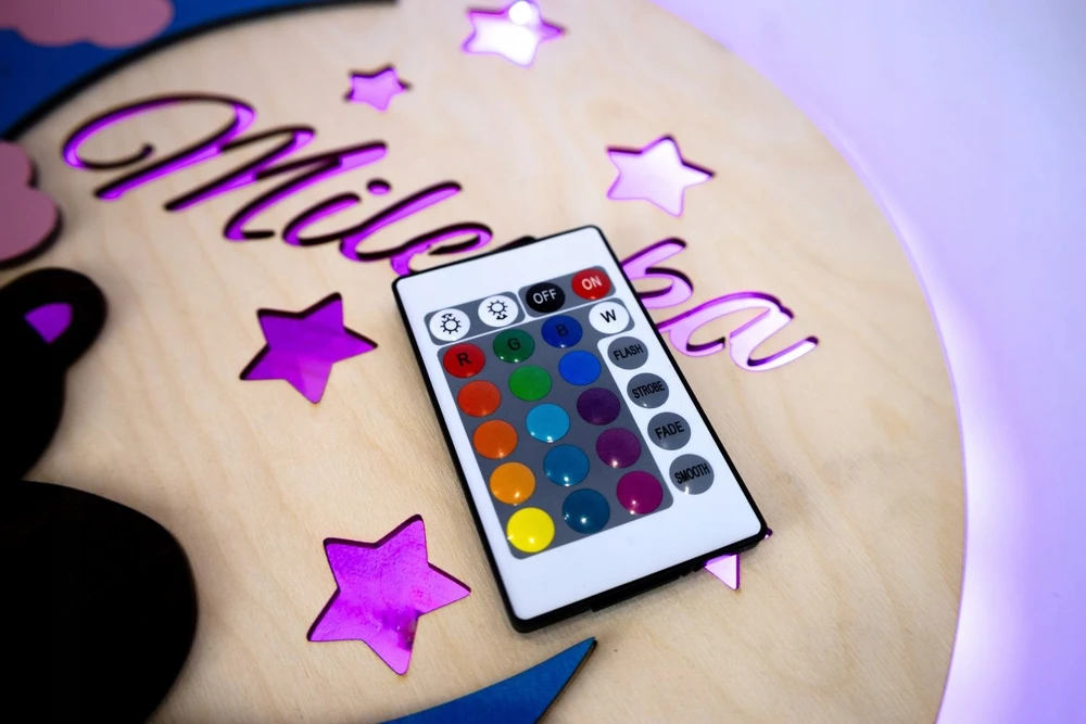Bez Marki Naktinė lempa LED Z IMIENIEM DLA DZIECKA STEROWANA PILOTEM 16 KOLORÓW RGB