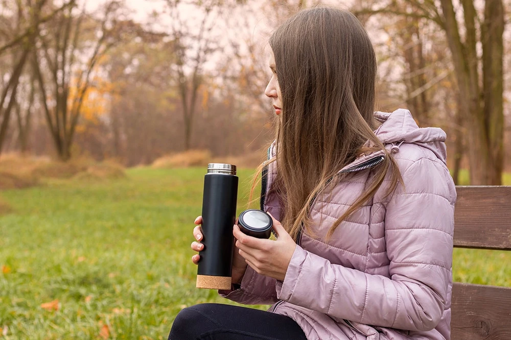 Bez Marki Termosas 450 ml, nerūdijančio plieno, su kamštienos dugnu