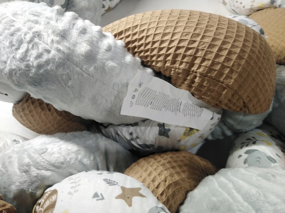 Bez Marki Totsy Baby Ochraniacz do łóżeczka warkocz 200cm 3-rzy struktury materiału