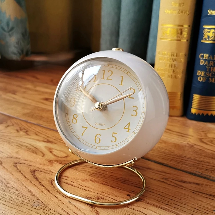 Bez Marki ZEGAR Laikrodis BUDZIK BEZGŁOŚNY CICHY METALOWY STYLOWY RETRO Raudonas