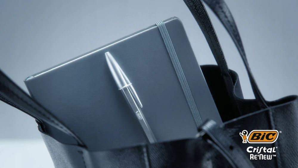 Bic Cristal Re'new metalinis rašiklis, mėlynas, su papildomais 2 rašiklio užpildais