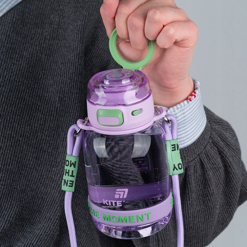 Bidonas vandeniui Kite 700ml su dirželiu, violetinis