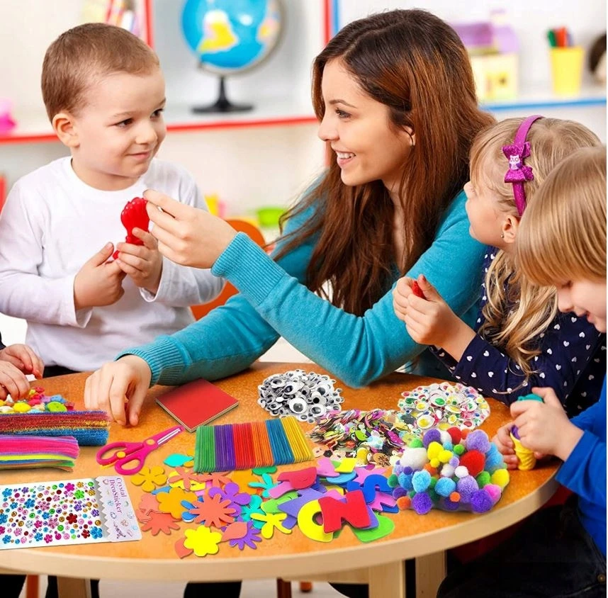 Bisky KŪRYBINIS RINKINYS VAIKAMS 2000 EL METS POMPONS PLASTIC ARTISTIC