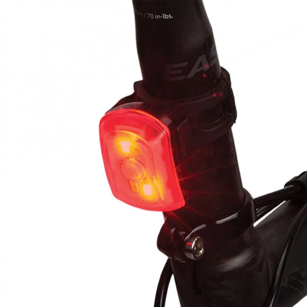 Blackburn Central Blackburn lempų rinkinys 2'FER USB priekinė 60 liumenų galinė 20 liumenų juoda (BBN-7064521)