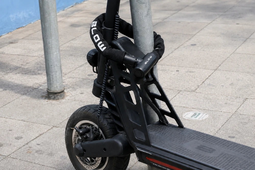 Dviračio spynos grandinė 90 cm + 2 raktai BLOW