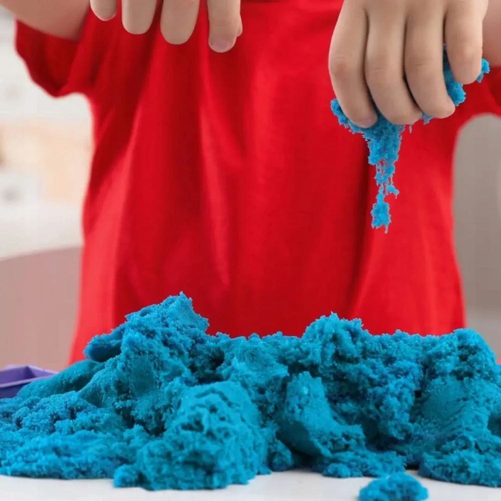 Blue Kinetic Sand 3kg Mėlyna rinkinys su smėlio dėže ir mentelės formomis