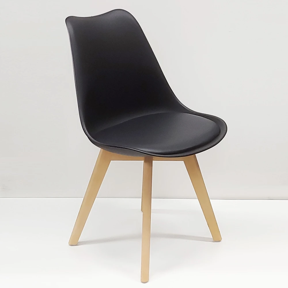 Bm Design 4 NORDEN kėdės, juodos, pagalvėlė, medinė koja
