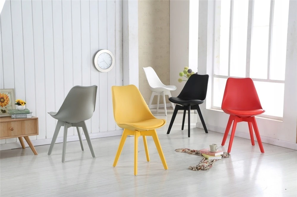 Bm Design 4 Norden kėdės, pilkos, pagalvėlė, medinės kojos