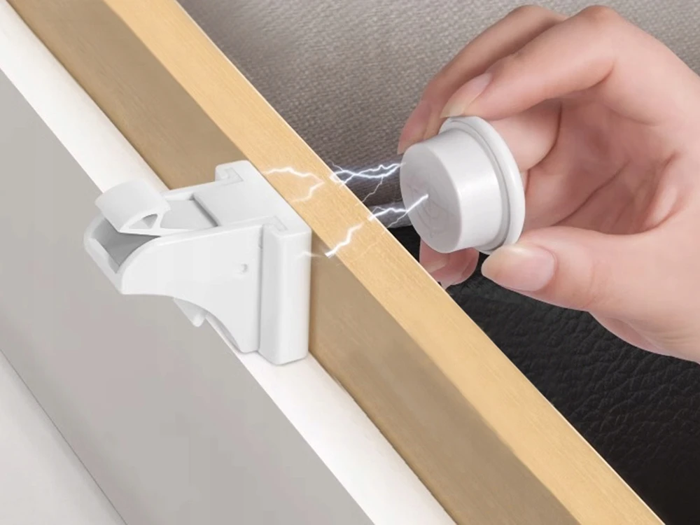Bntrade 5x MAGNETINĖ SPINTŲ APSAUGA, STALČIŲ APSAUGA, BALDŲ SPYNĖLIAI