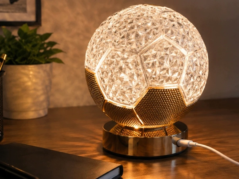 Bntrade Naktinė lempa LED PIŁKA NOŻNA BIURKOWA NA BIURKO 3D DLA DZIECKA ZŁOTA
