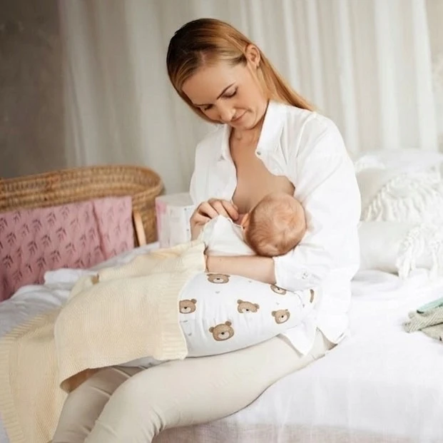 Bocioland MAITINIMO PAGALVĖS ROLINIS KŪDIKIO MAITINIMUI, NUimamas pagalvės užvalkalas