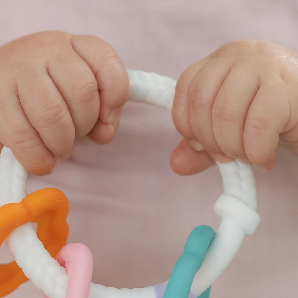 Bocioland Sensory Teether silikoninis zuikis su pakabukais 0m+