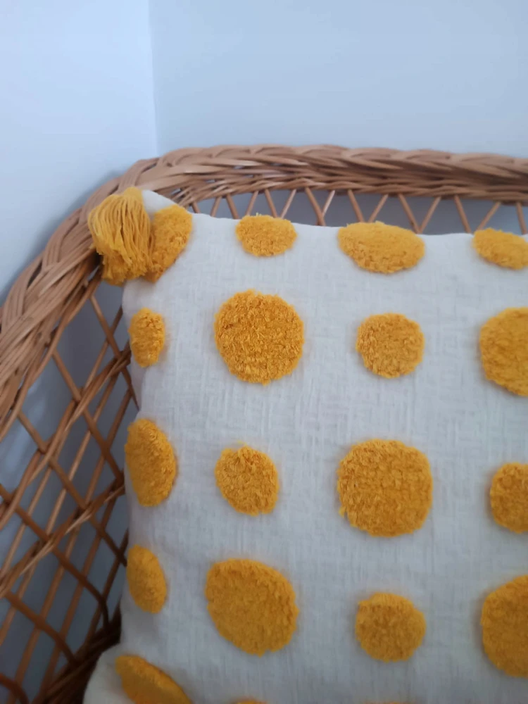 Boholove boho etninis pagalvės užvalkalas, natūralios, geltonos spalvos, taškeliai, outlet