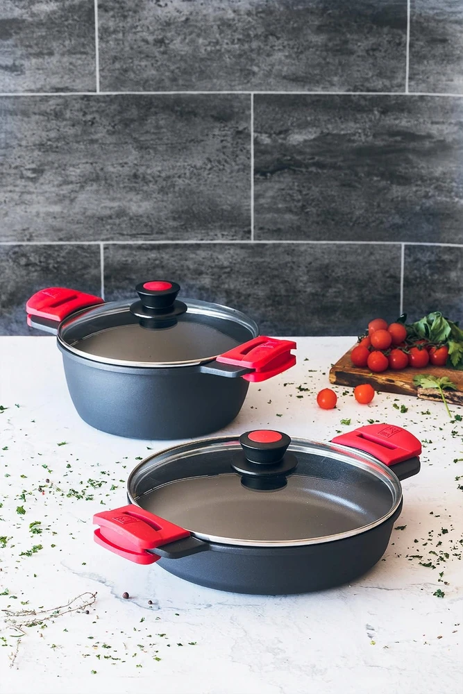 BRA Liemenėlė A4105 Aliuminis puodas su dangčiu, stiklinis 36 cm raudonas (S0423851)