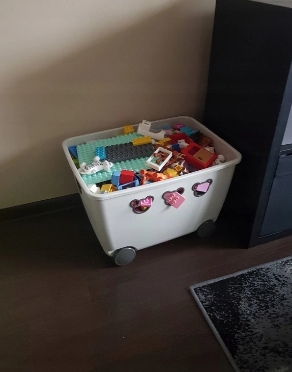 Branq BEAR BOX DUŻY POJEMNIK PUDŁO NA ZABAWKI NA KÓŁKACH Z POKRYWĄ 55L - PILKA