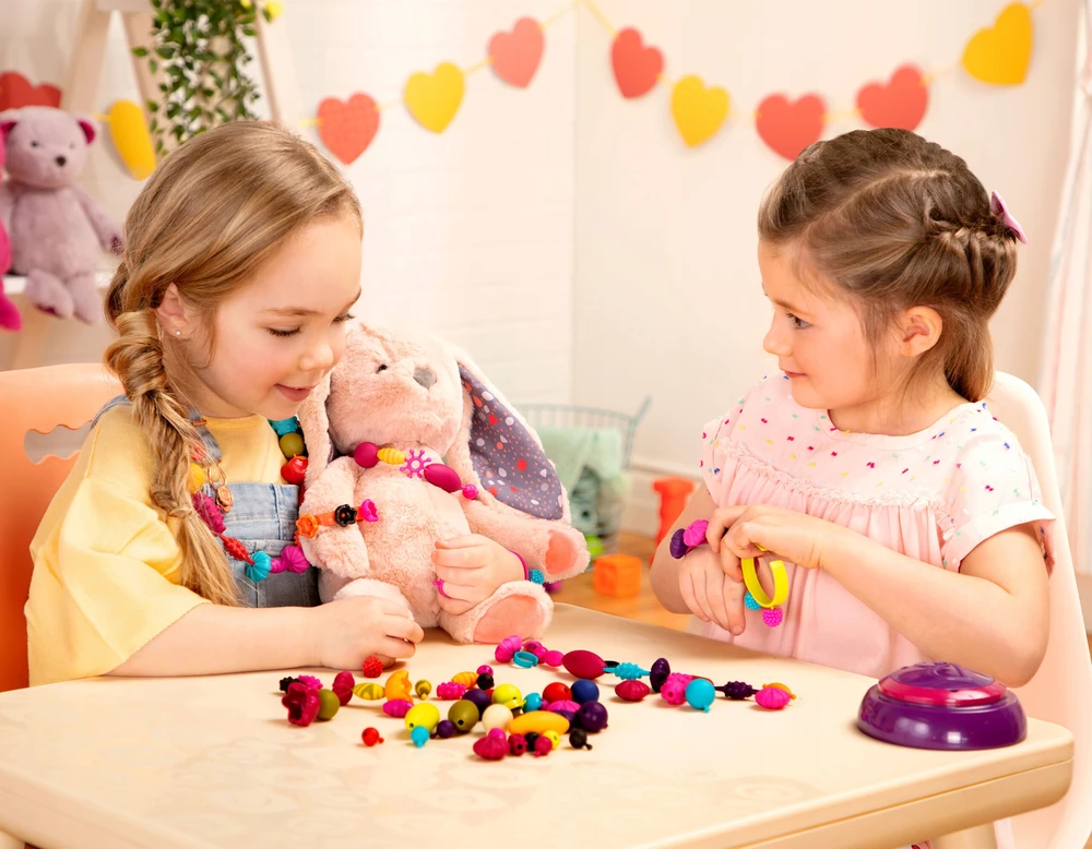 B.TOYS: papuošalų gamybos rinkinys 300 vnt. Pop meno papuošalai 4+ 1254
