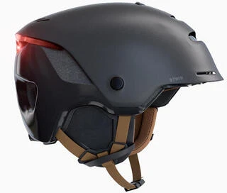 Btwin 900 miesto dviratininko šalmas su skydeliu ir galiniu žibintu