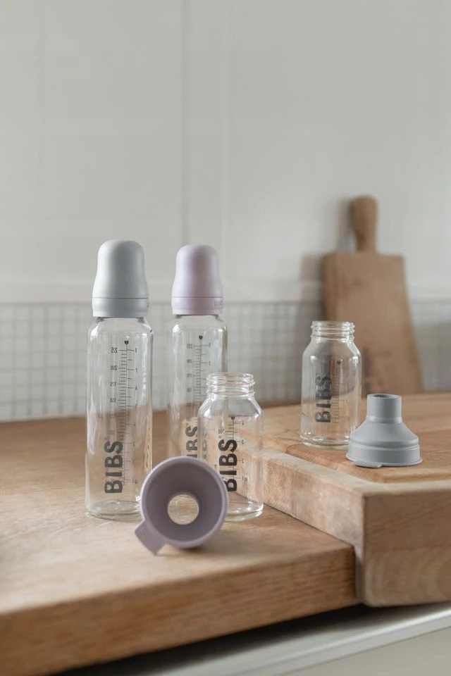 BIBS stiklinis buteliukas nuo dieglių 225 ml (Blush) pilnas komplektas