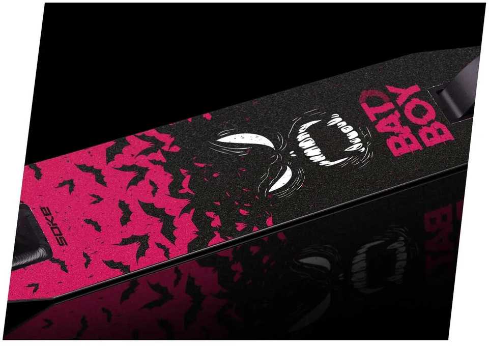Soke buvo Gripą dengianti švitrinė juosta paspirtukams 47x10.4cm Bat Boy