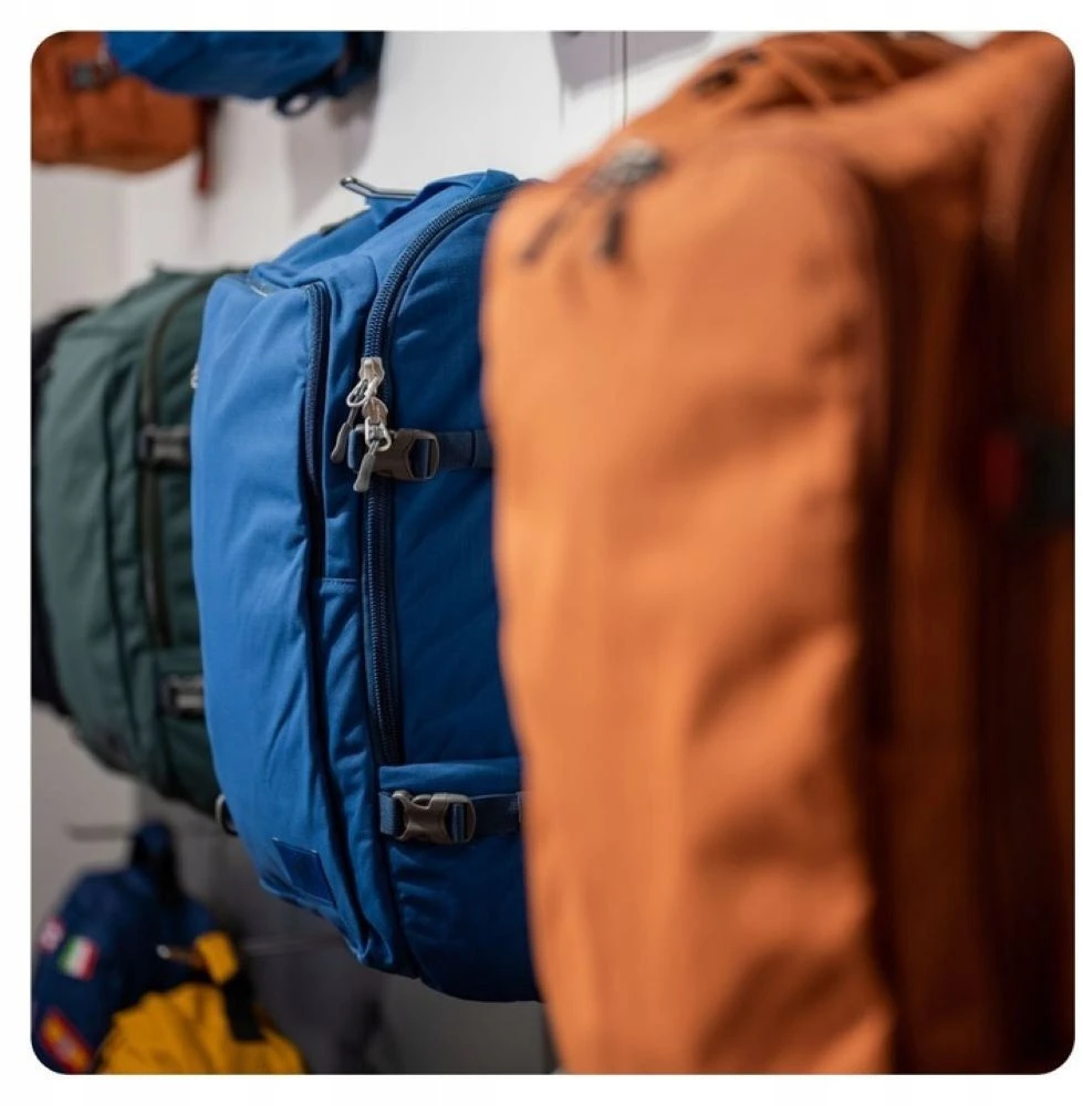 Cabinzero Adv Pro 32l kelioninis kuprinės-rankinės juodas