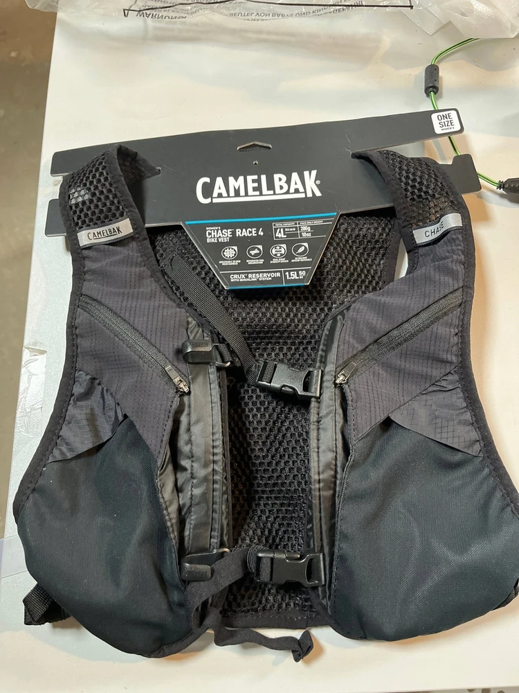 CamelBak Women Chase Race 4 Vest juodas