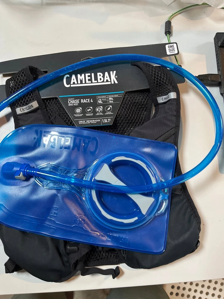 CamelBak Women Chase Race 4 Vest juodas
