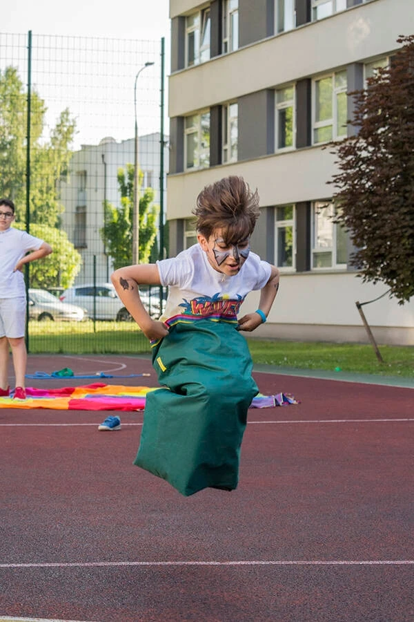 Centrum Akson Šokinėjimo maišas 70 cm - raudonas, atsparus vandeniui