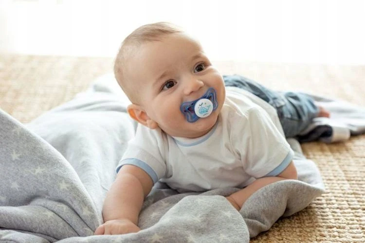 Chicco PhysioForma Light Silikoninis čiulptukas Lumi 2-6m