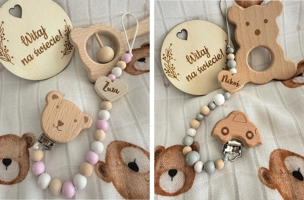 Čiulptuko pakabukas su pavadinimu, graviruotas medis, Meškiukas, personalizavimas
