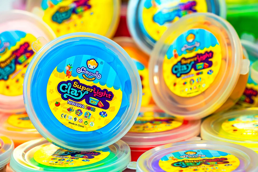 ClayDoll Super Light Clay PUTOLŲ RINKINYS 24 vnt. + PRIEDAI + MAGIC lagaminas PLASTIKOS PASTA