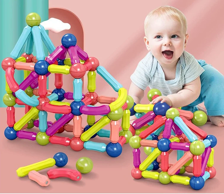 click4TOYS LAIKOMOJI MAGNETINIŲ VAMZDŽIŲ BLOKIAI VAIKAMS 72 EL DIDELIS RINKINYS + DĖŽĖ
