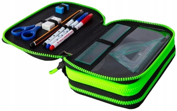 Cool Pack Forminis trijų skyrių penalas su priedais CoolPack Jumper 3 Badges B Pilkas