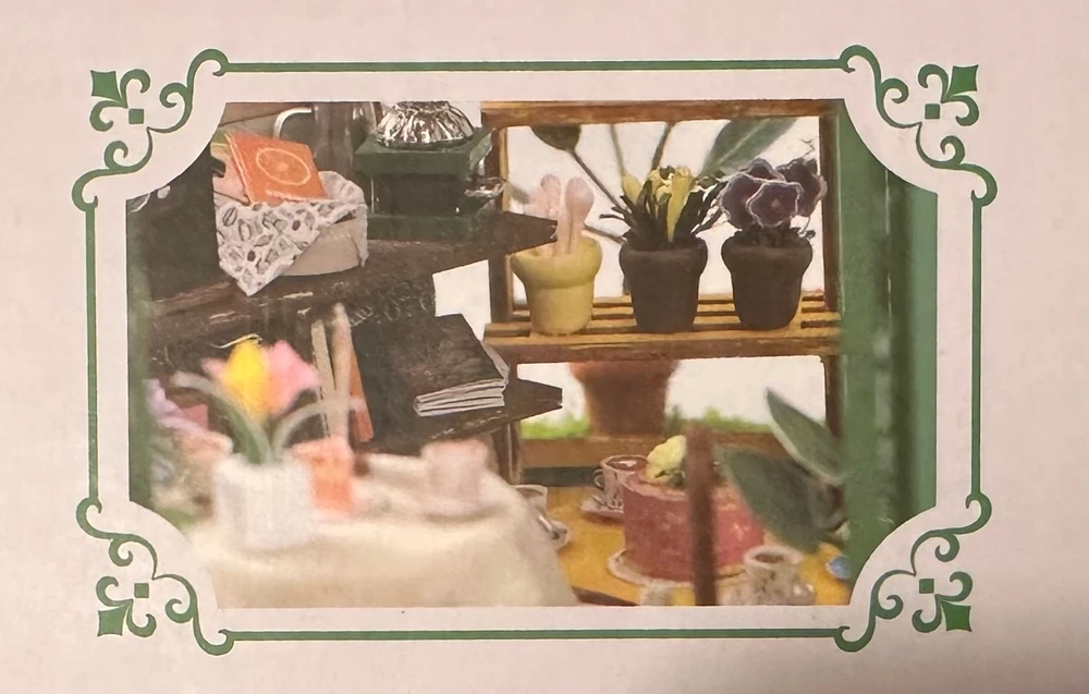 Craft Co MINIATŪRINIS MEDINIS ŠILTNAMIUS KAVININIS NAMAS SU LED APŠVIETIMO