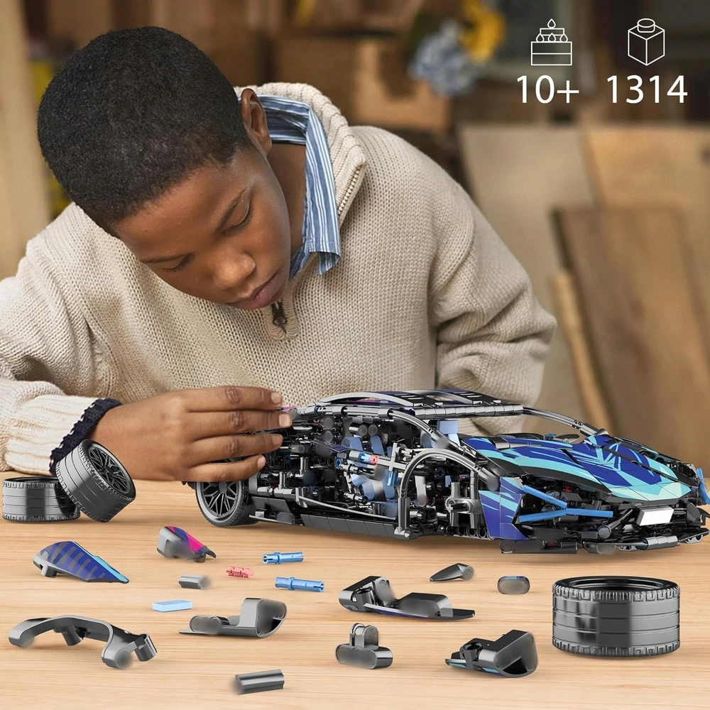 CYBERPUNK KONSTRUKCIJOS BLAKAI SUPER LENKTYNINĖMS AUTOMOBILIUI PASTATYTI
