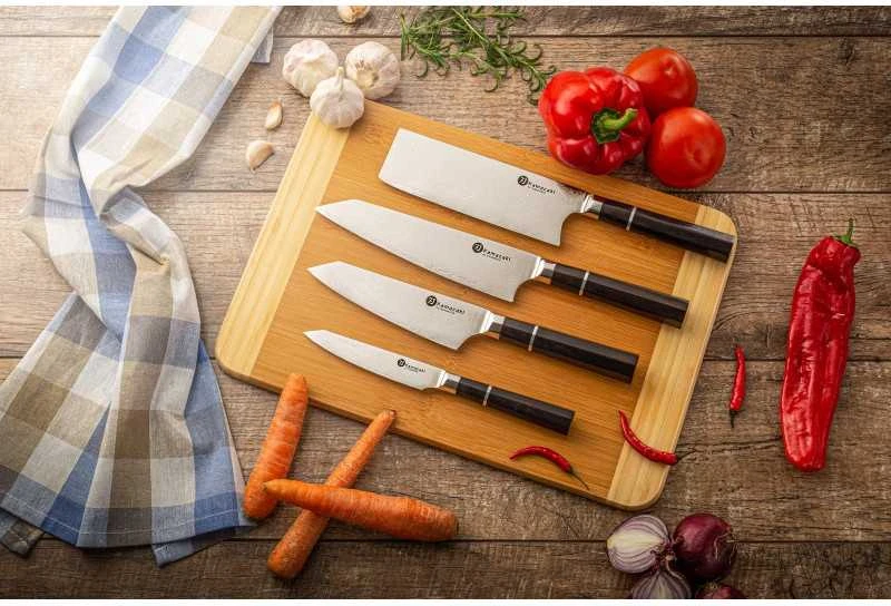 Damasko plieno peilių rinkinys kepsniams KAMAZAKI, 4 vnt. KZI002SET