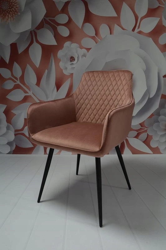 Dankor Design Lisbon fotelis, purvinas rožinis aksomas, juodos kojos