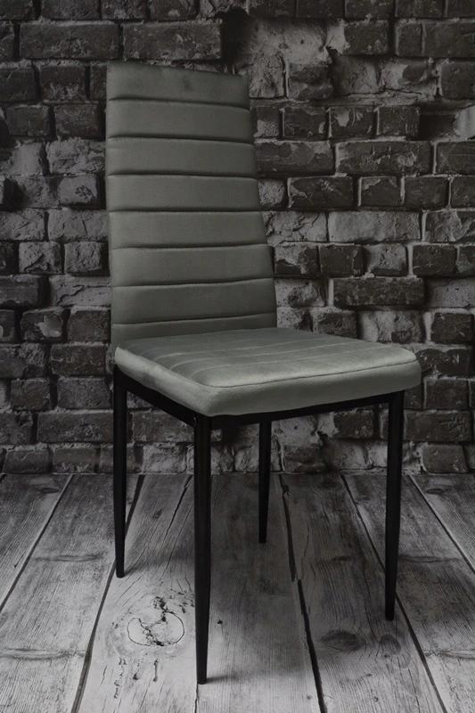 Dankor Design Prekės ženklo KĖDĖ, apmušta pilku aksomu susiūtu virtuvės svetainės valgomojo kambariu