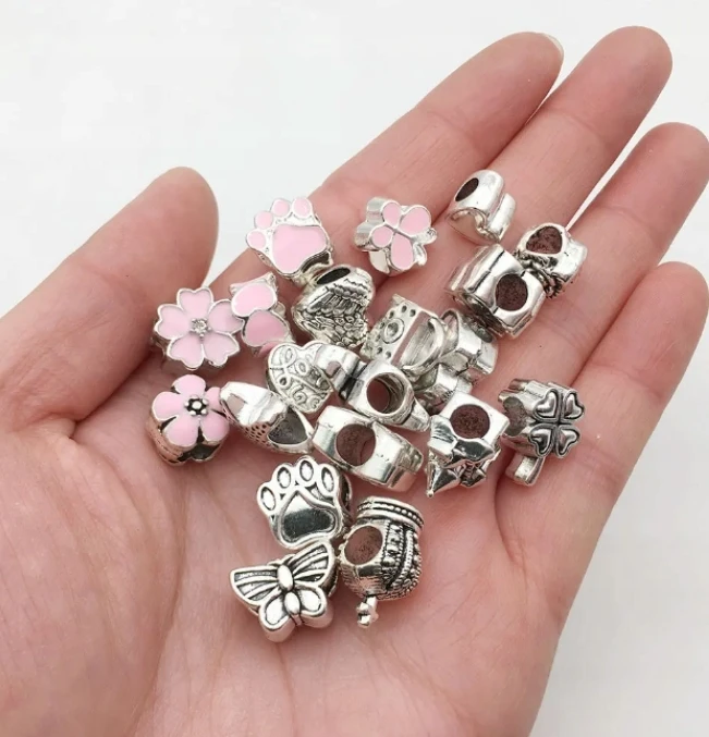 DIDELIS PAPUOŠALŲ GAMYBOS RINKINYS APYRANKĖS DIY BEADS DĖŽUTĖ Charms