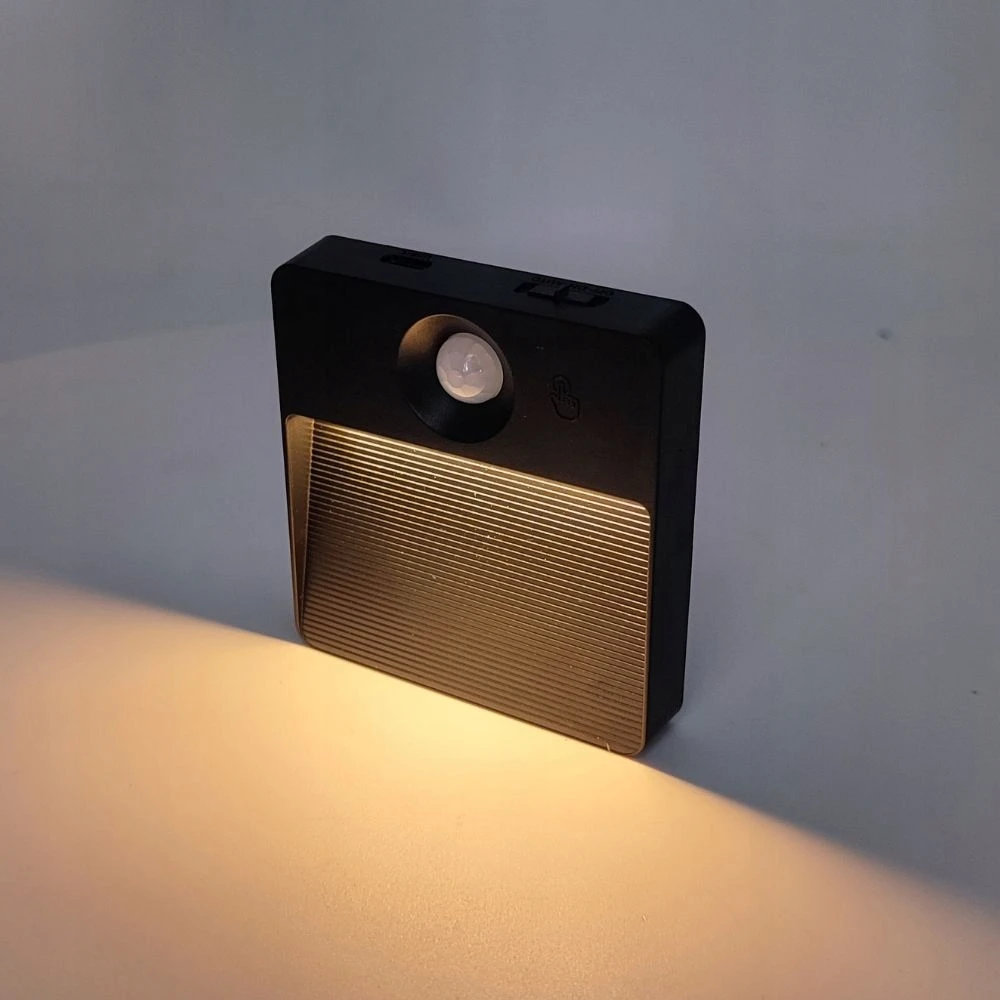 Dioled LED laiptų lempa, keičiama spalva, sutemų judesio jutiklis + NEMOKAMAS USB laidas