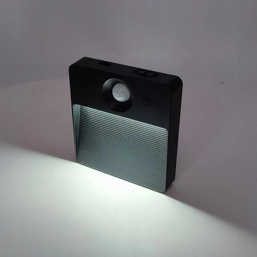 Dioled LED laiptų lempa, keičiama spalva, sutemų judesio jutiklis + NEMOKAMAS USB laidas