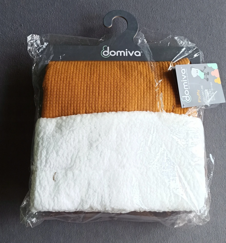 Domiva Puszysty Kocyk 75 x 100 cm Karmelowy su Mocowaniem do Wózka - su metką