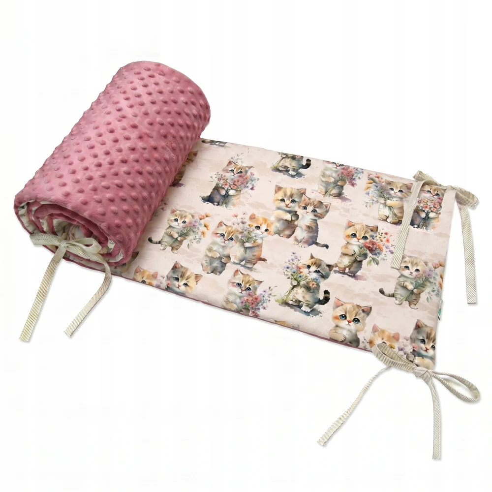 Dot And Panda Ochraniacz do łóżeczka 30x210 KOTKI Medvilnė Premium MINKY Velvet
