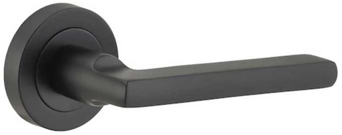 Besk Durų rankena LH1046 135mm juoda matinė