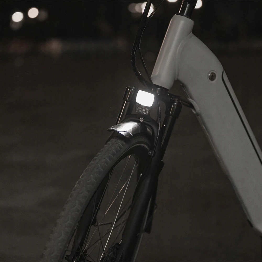Dviračio priekinis LED apšvietimas - AXA - E-Bike NXT - 45 Lux - Tvirtinimas ant šakės ir vairo laikiklio
