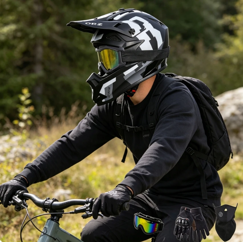 Dviratininko šalmas na całą twarz Wygodny amortyzujący kask sportowy