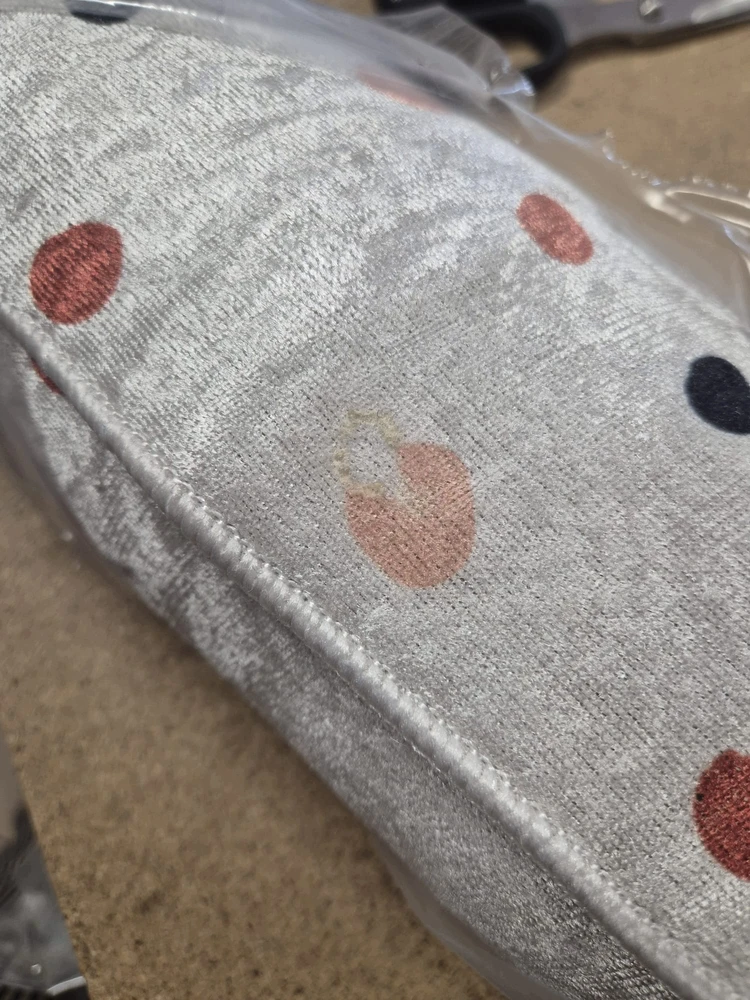 Dywanypers SKAITMENINIS BOHO stiliaus kilimas su smėlio spalvos taškais 140x200 II KOKYBĖS taškeliai smėlio spalvos