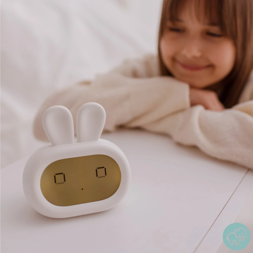 Ecolight MARY'S Žadintuvas Królik LED Z Lampką Nocną – Laikrodis Skaitmeninis Alarm, USB, 1200mAh