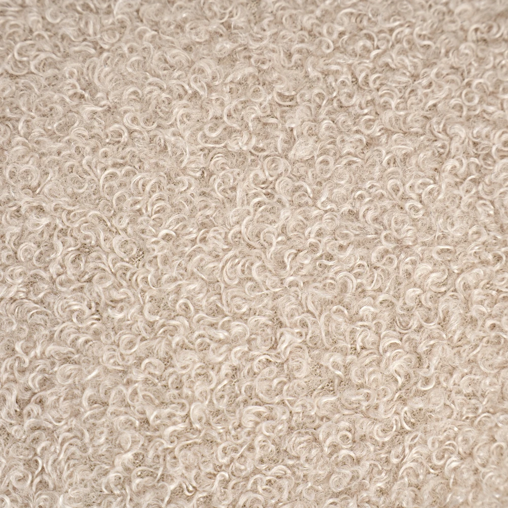 Ehokery dygsniuota smėlio spalvos kėdė moderni BOUCLE TEDDY LAMB METAL GOLD LEGS