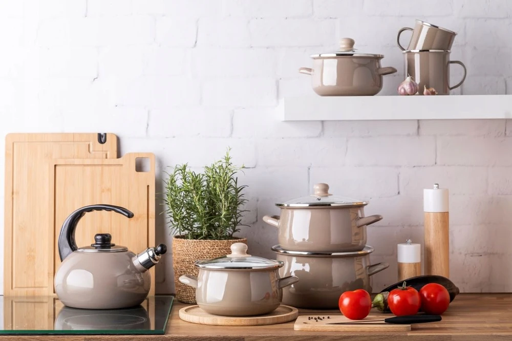 Emaliuotas puodas su dangteliu, dujų indukcija 20 cm Altom Design taupe 2,7 l